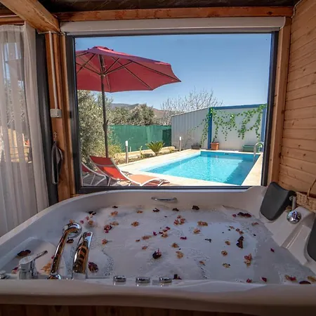 Luxurious Bungalow With Private Pool And Jacuzzi In Fethiye, Mugla 펜션 *